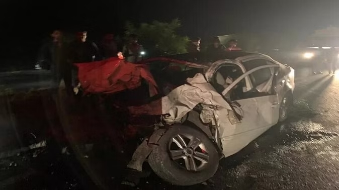 Ahmedabad Accident: जिस जगुआर हादसे में गई नौ की जान, उसमें जिंदा बचे शख्स ने सुनाई खौफनाक हादसे की दास्तां