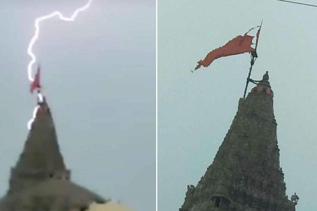 द्वारकाधीश मंदिर की 52 गज ध्वजा पर बिजली गिरी:घटना से मंदिर को नुकसान नहीं