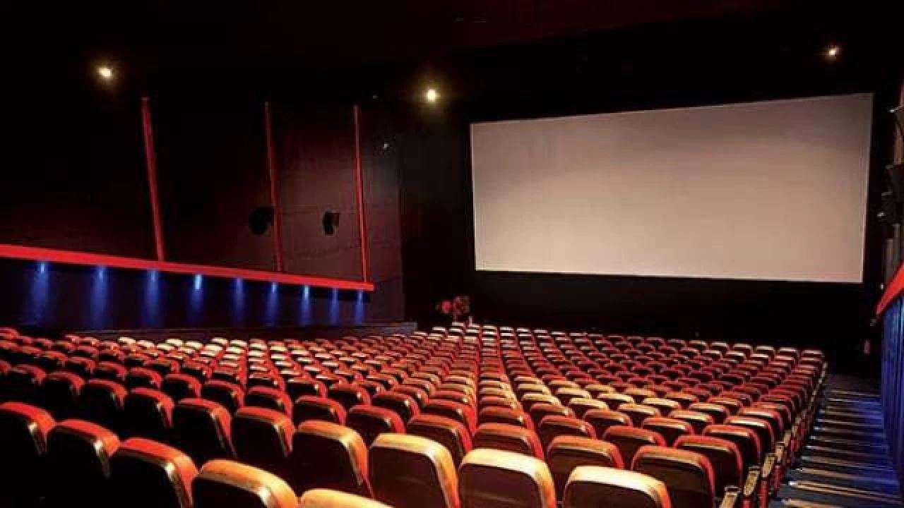 कल से देशभर में खोला जाएगा सिनेमाघर, यूपी में सरकार ने जारी किया दिशा निर्देश