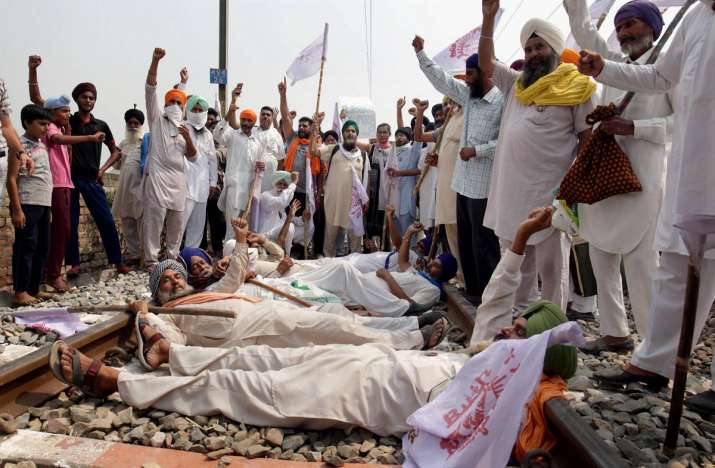 Bharat Bandh : कृषि बिल के खिलाफ भारत बंद, राहुल-प्रियंका ने मोदी सरकार पर साधा निशाना