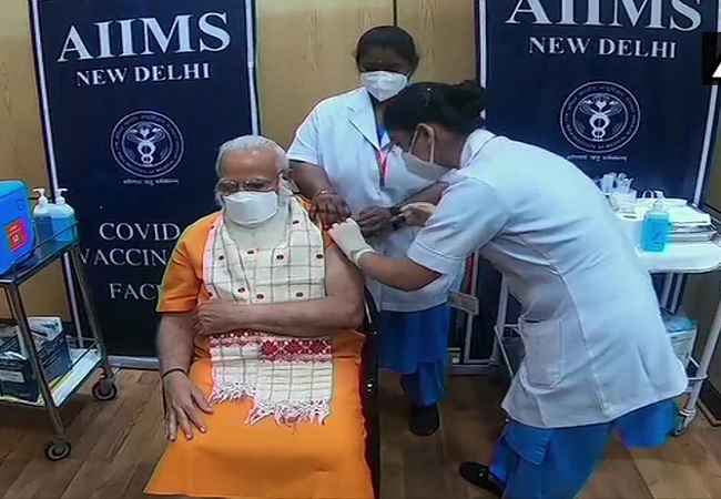 प्रधानमंत्री मोदी ने ली वैक्सीन की दूसरी डोज