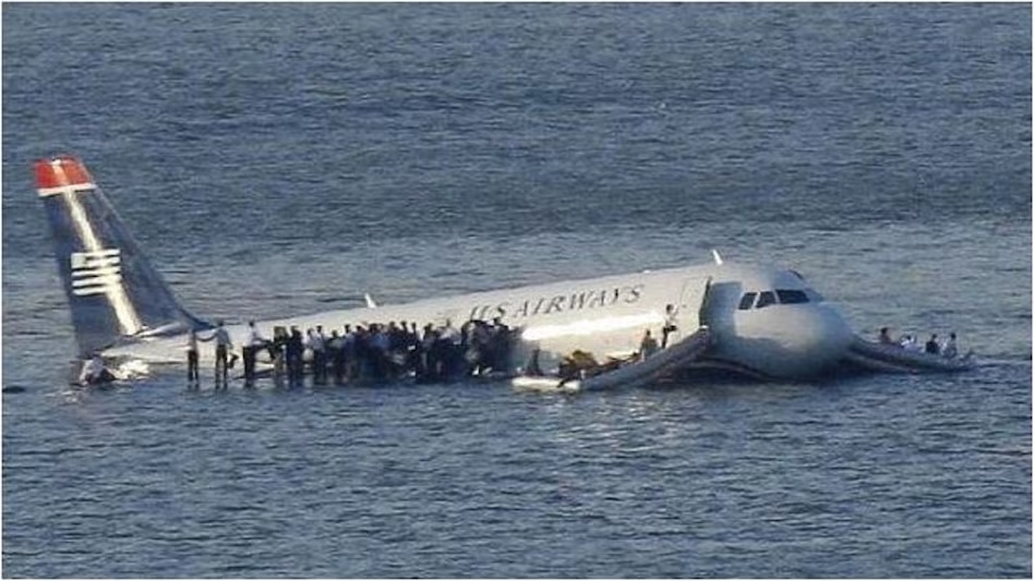 जब पायलट ने नदी में करवाई विमान की क्रैश लैंडिंग, 35 सेकंड लेट होते तो चली जाती 155 लोगों की जान  