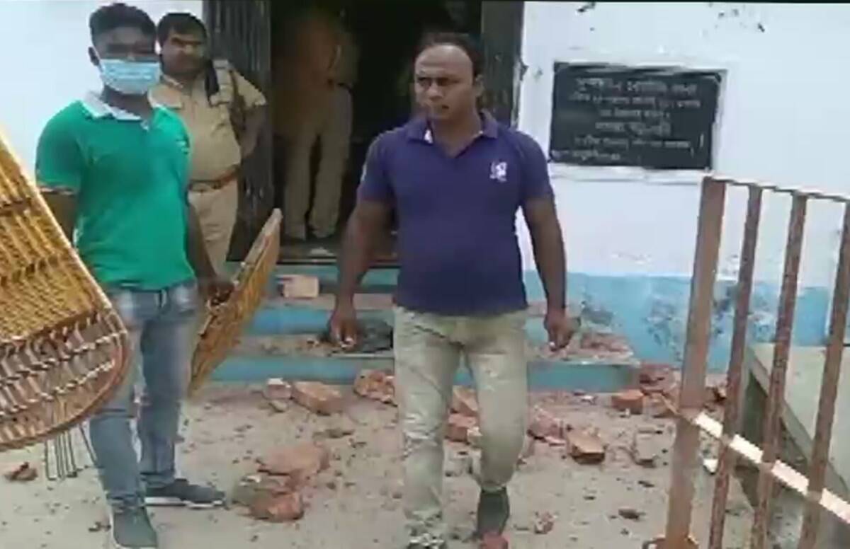 पश्चिम बंगाल: टीएमसी कार्यकर्ताओं की भीड़ ने बंगाल के पुलिस स्टेशन पर हमला किया, छह पुलिसकर्मी घायल