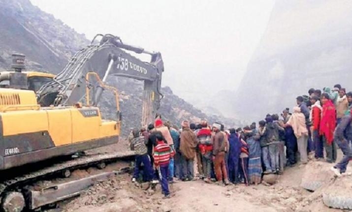 Dhanbad Mine Accident : दो की मौत, धनबाद के बंद पड़े लौहपट्टी माइंस में कोयले के अवैध खनन के दौरान हादसा