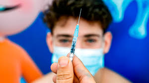 Vaccination for Children : देखिए  तस्वीरें,  कैसे 15 से 18 साल के बच्चों को लग रही वैक्सीन