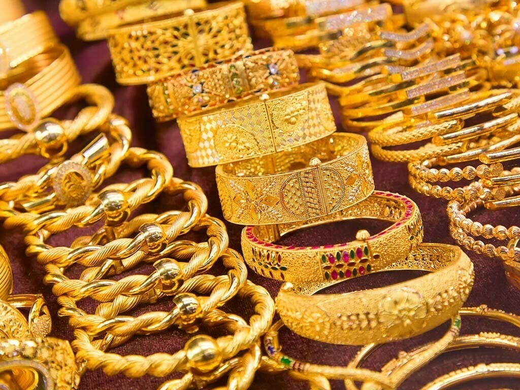 Weekly Gold Price: इस हफ्ते अचानक इतना सस्ता हुआ सोना, जान लीजिए 24 कैरेट गोल्ड का भाव
