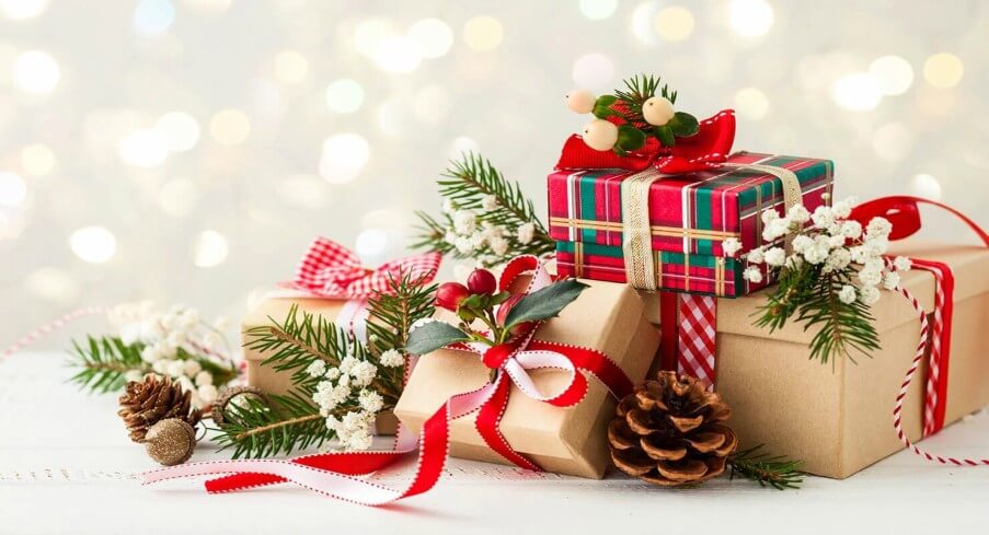 Christmas Gifts 2021 Ideas: रिश्तों में बढ़ेगी मिठास, क्रिसमस पर अपनों को दें ये 6 बेहतरीन गिफ्ट