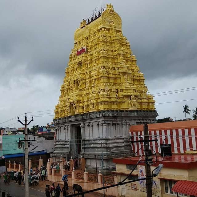कर्नाटक: राकेश्वर स्वामी मंदिर परिसर में तीन की हत्या, दान पेटी में पैसे के साथ लूट